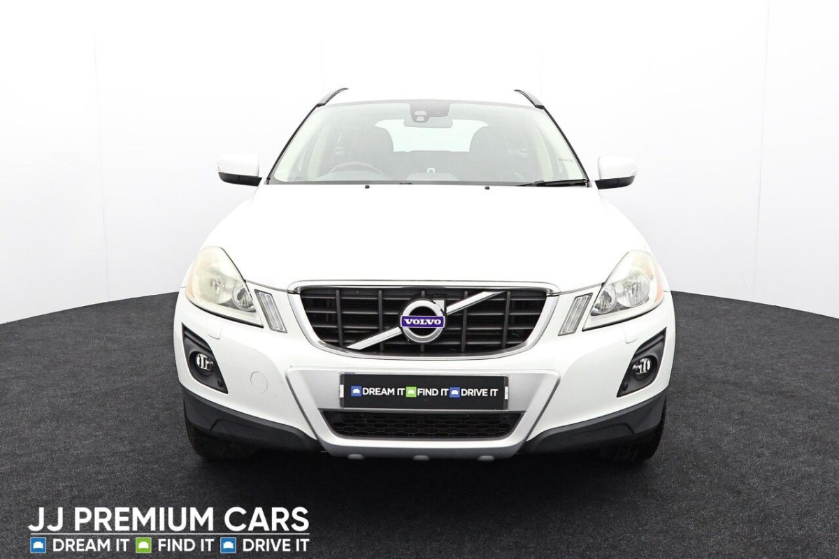 VOLVO XC60 2.4D SE SUV 5DR DIESEL GEARTRONIC EURO 4 (175 PS) - 2009 - £4,000