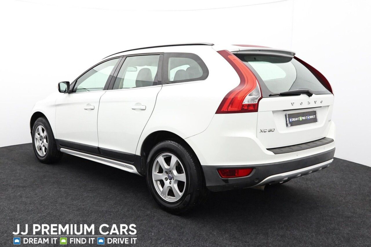 VOLVO XC60 2.4D SE SUV 5DR DIESEL GEARTRONIC EURO 4 (175 PS) - 2009 - £4,000