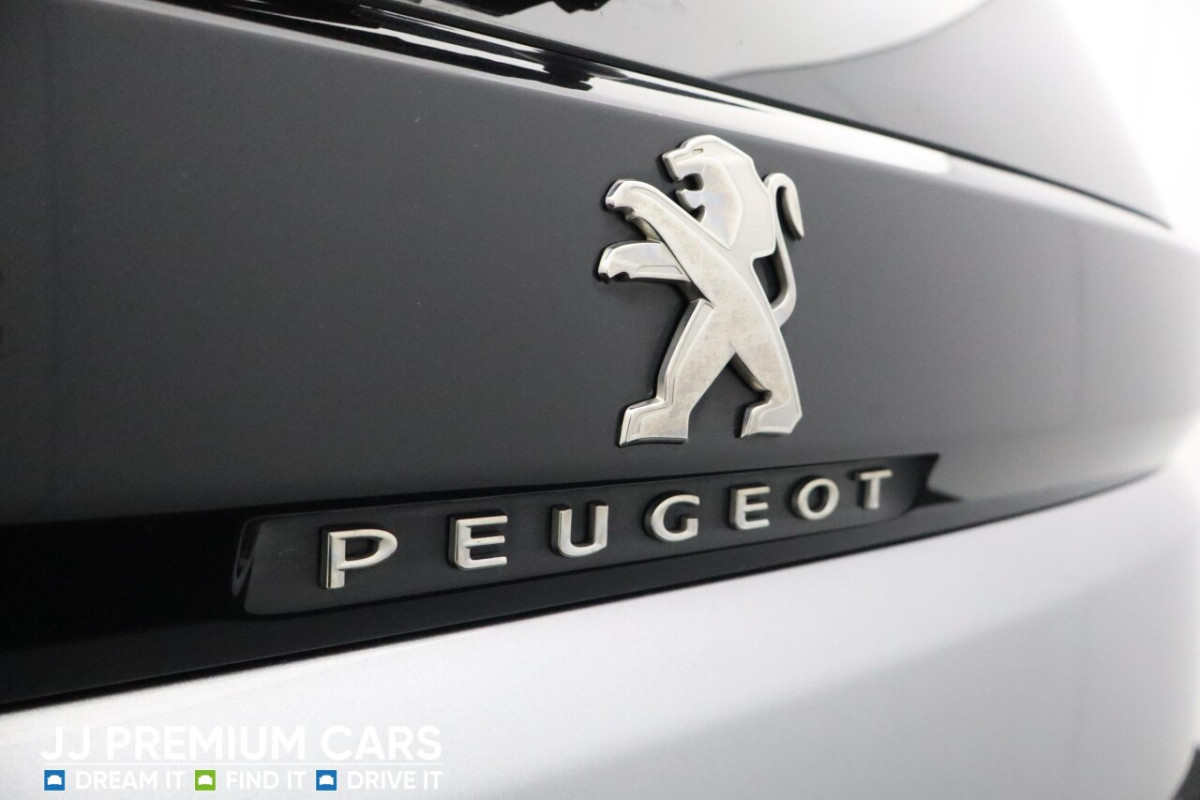 PEUGEOT 5008 1.2 PURETECH GPF ALLURE SUV 5DR PETROL EAT EURO 6 (S/S) (130 PS) - 2020 - £18,000