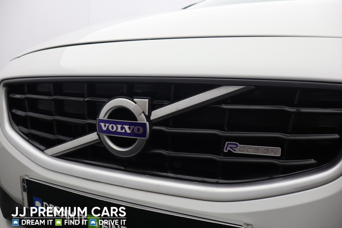 VOLVO V60 1.6D DRIVE R-DESIGN ESTATE 5DR DIESEL MANUAL EURO 5 (S/S) (115 PS) - 2012 - £4,301