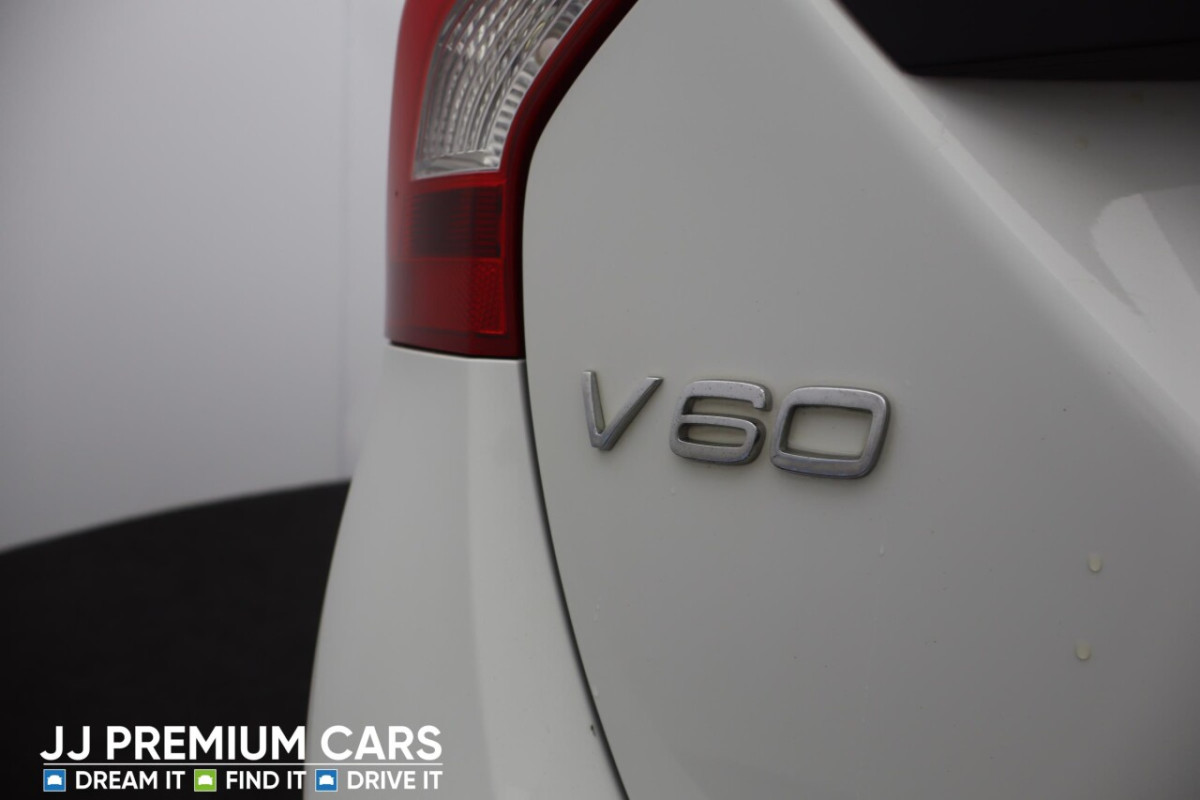 VOLVO V60 1.6D DRIVE R-DESIGN ESTATE 5DR DIESEL MANUAL EURO 5 (S/S) (115 PS) - 2012 - £4,301