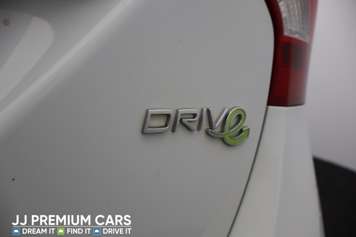 VOLVO V60 1.6D DRIVE R-DESIGN ESTATE 5DR DIESEL MANUAL EURO 5 (S/S) (115 PS) - 2012 - £4,301