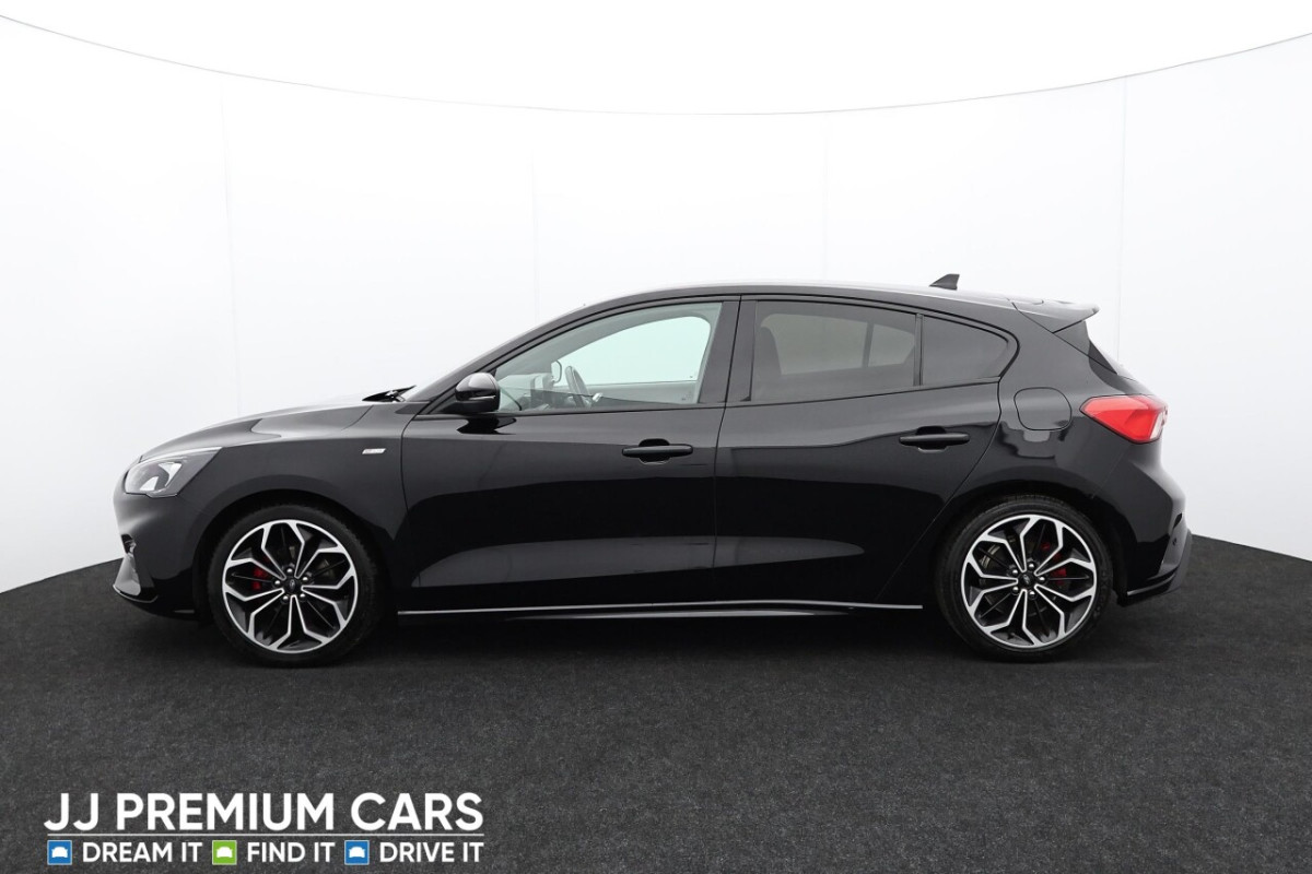 FORD FOCUS 1.0 ST-LINE X 5D 125 BHP HEATED FRONT SEATS, SAT NAV - 2018 - £11,790