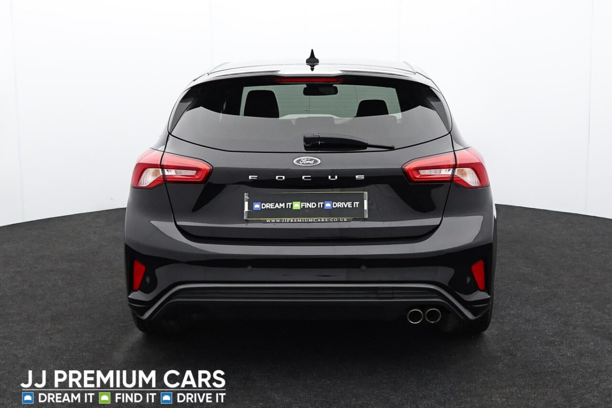 FORD FOCUS 1.0 ST-LINE X 5D 125 BHP HEATED FRONT SEATS, SAT NAV - 2018 - £11,790