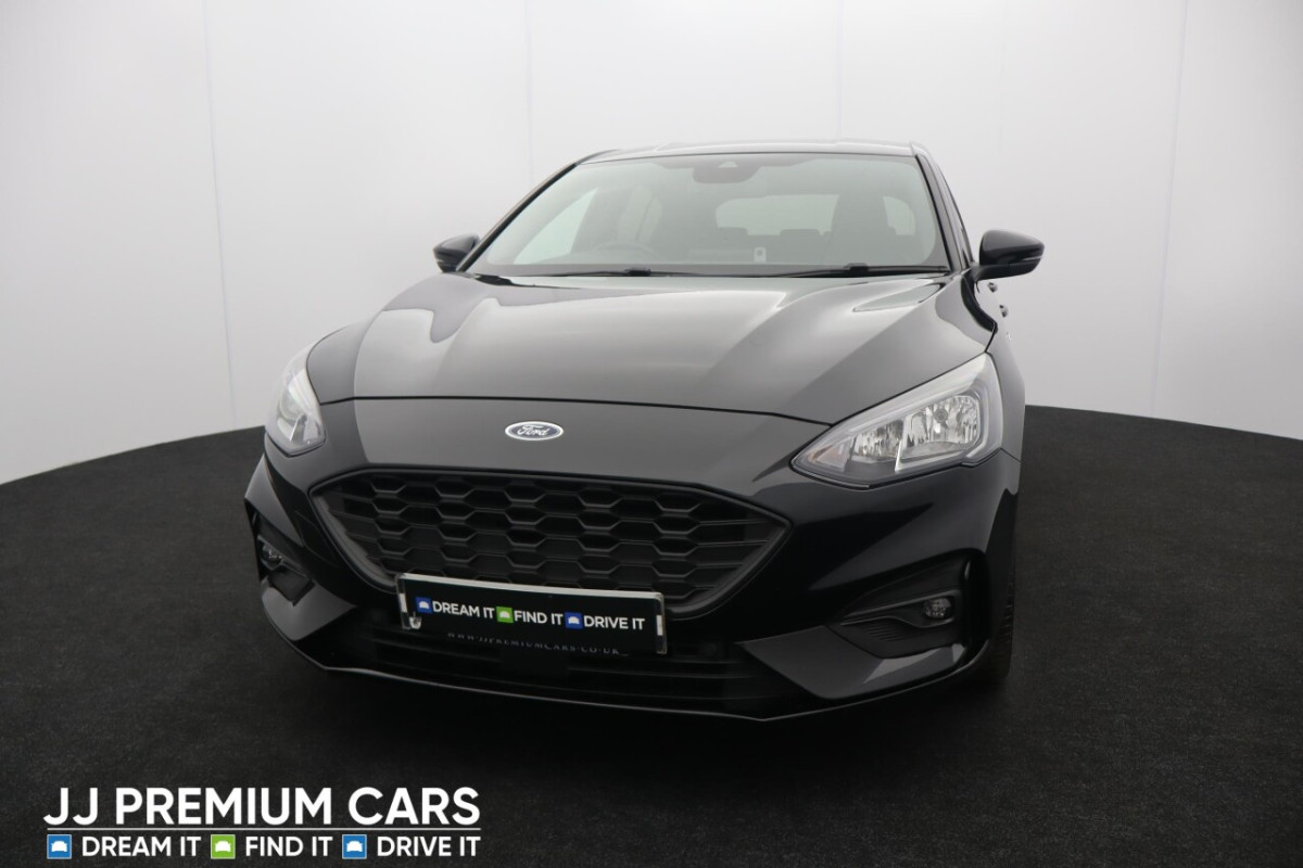 FORD FOCUS 1.0 ST-LINE X 5D 125 BHP HEATED FRONT SEATS, SAT NAV - 2018 - £11,790