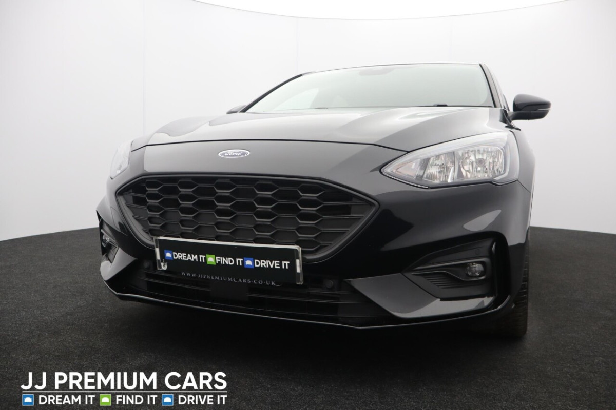 FORD FOCUS 1.0 ST-LINE X 5D 125 BHP HEATED FRONT SEATS, SAT NAV - 2018 - £11,790