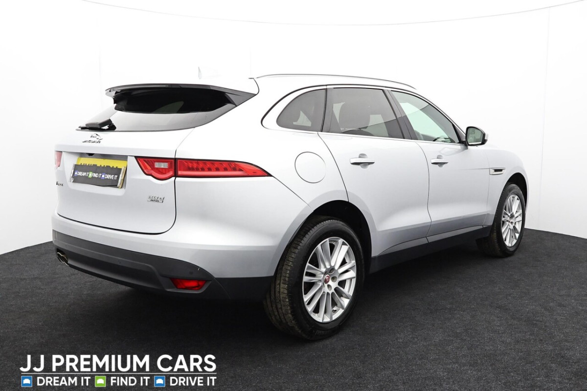 JAGUAR F-PACE 2.0 PORTFOLIO AWD 5D AUTO 178 BHP HEATED FRONT SEATS, BLUETOOTH, DAB - 2017 - £19,000