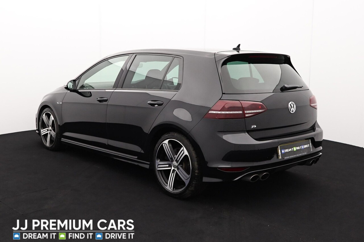 VOLKSWAGEN GOLF 2.0 R DSG 5D AUTO 298 BHP HEATED FRONT SEATS, BLUETOOTH, DAB - 2017 - £16,301