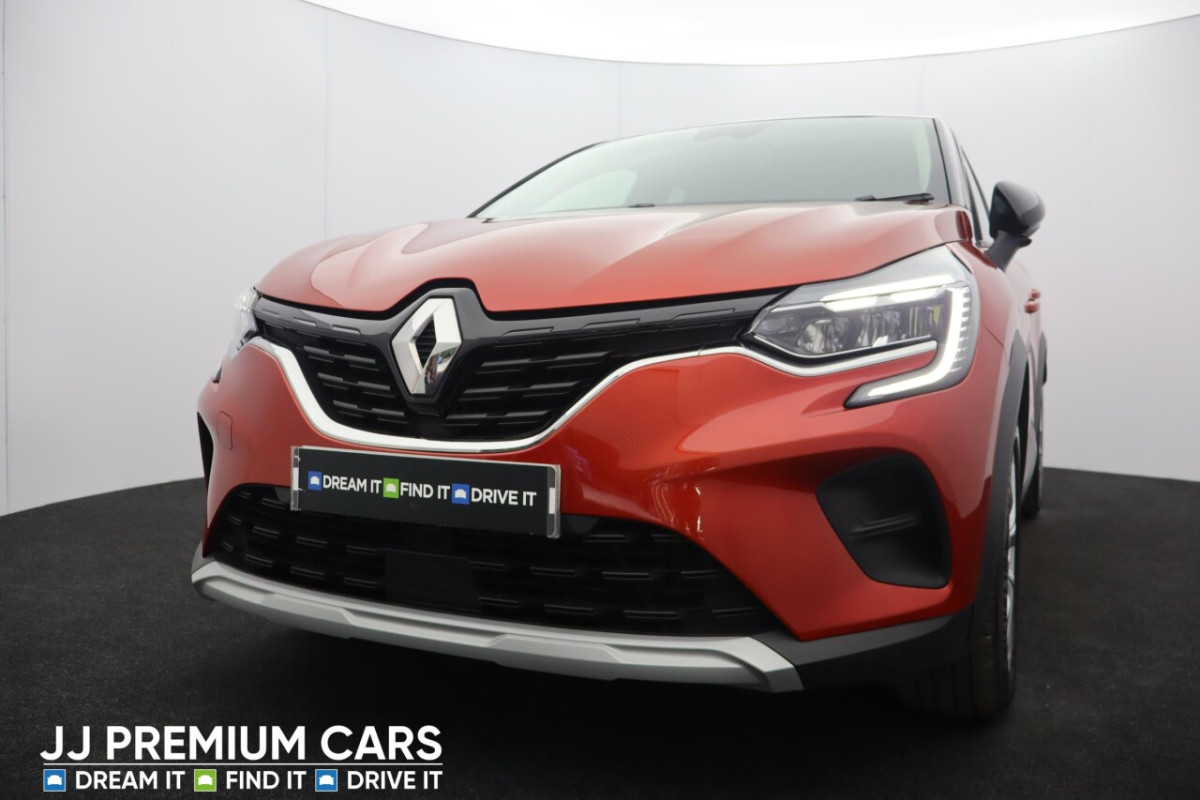 RENAULT CAPTUR 1.3 ICONIC TCE 5D 139 BHP WIRELESS CHARGING PAD, BLUETOOTH - 2021 - £12,000