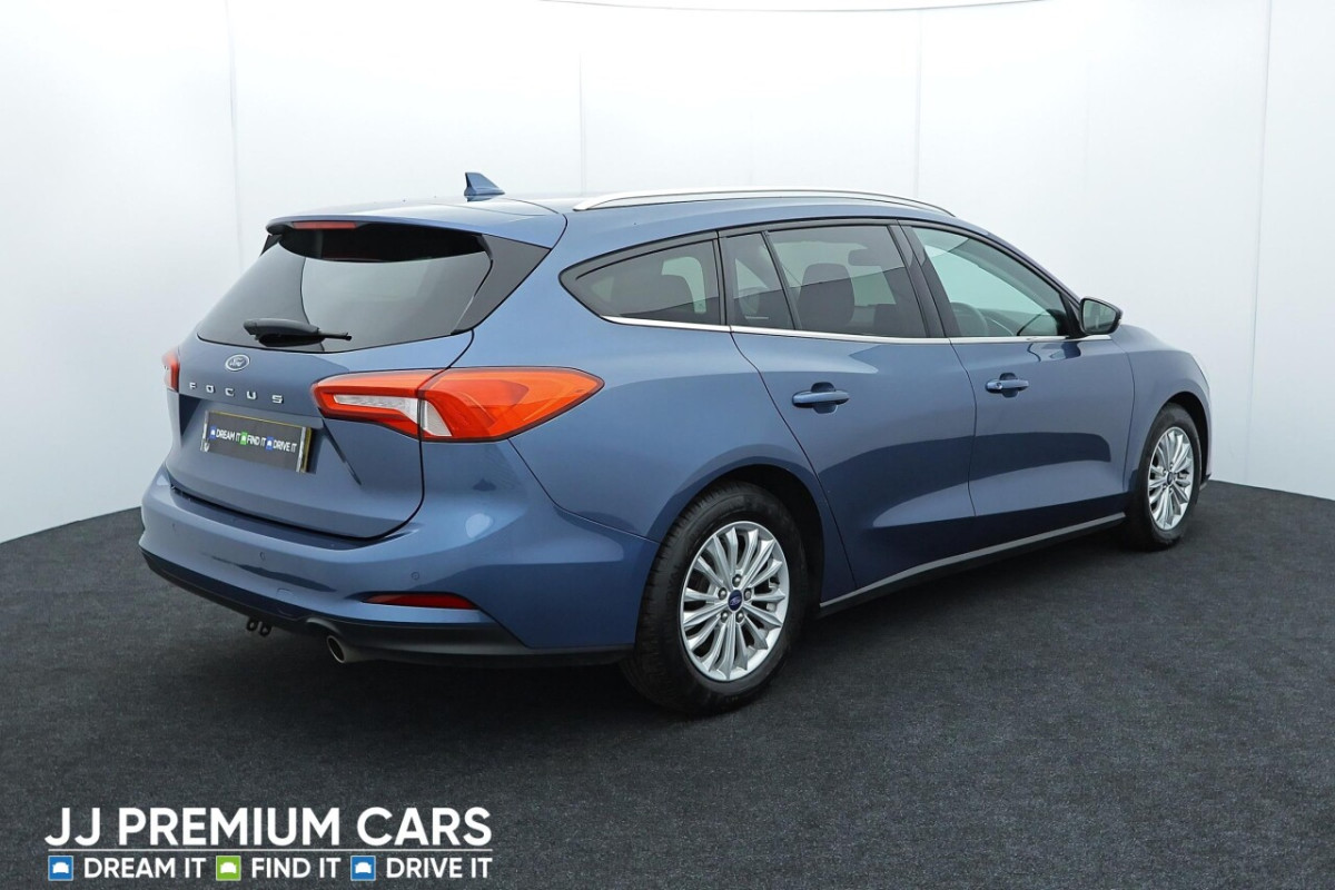 FORD FOCUS 1.0 TITANIUM 5D 124 BHP HEATED FRONT SEATS, BLUETOOTH, DAB - 2019 - £10,000