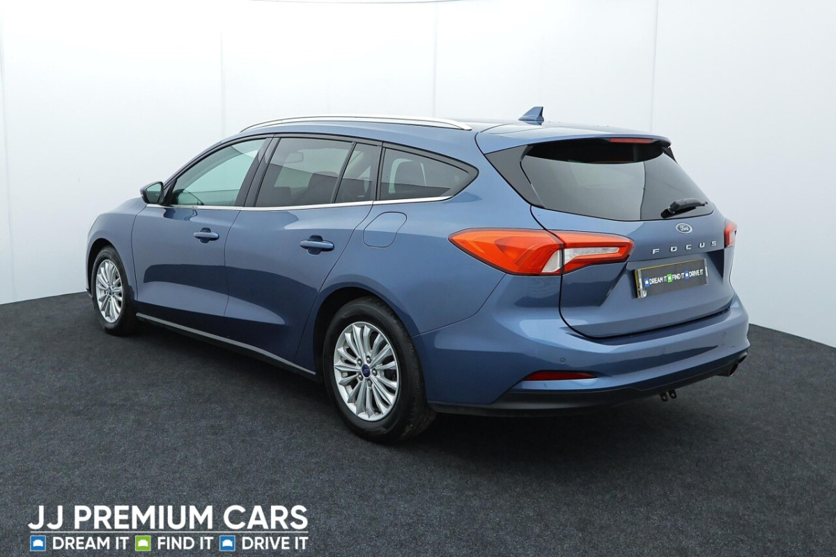 FORD FOCUS 1.0 TITANIUM 5D 124 BHP HEATED FRONT SEATS, BLUETOOTH, DAB - 2019 - £10,000