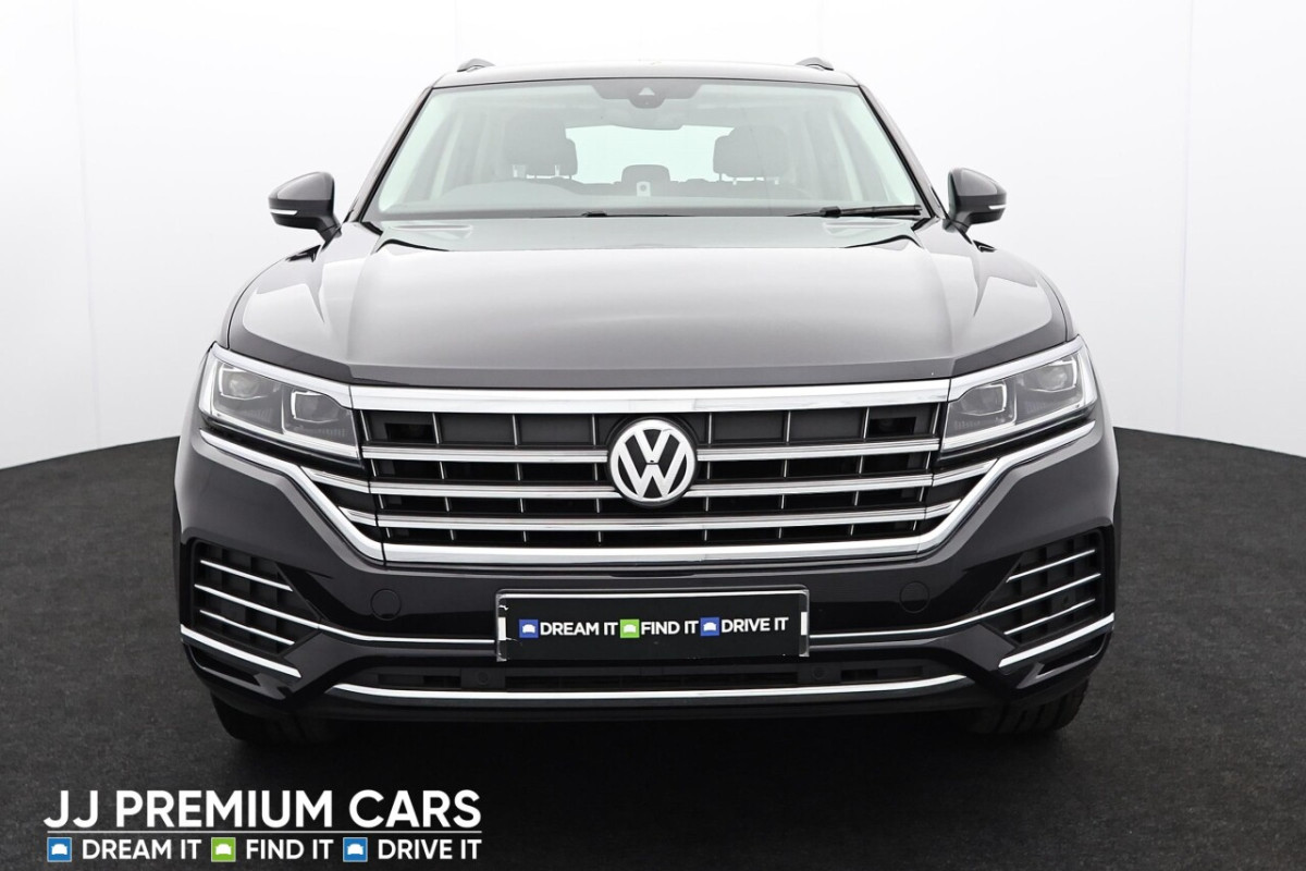 VOLKSWAGEN TOUAREG 3.0 TDI V6 SEL SUV 5DR DIESEL TIPTRONIC 4MOTION EURO 6 (S/S) (231 PS) - 2019 - £25,301