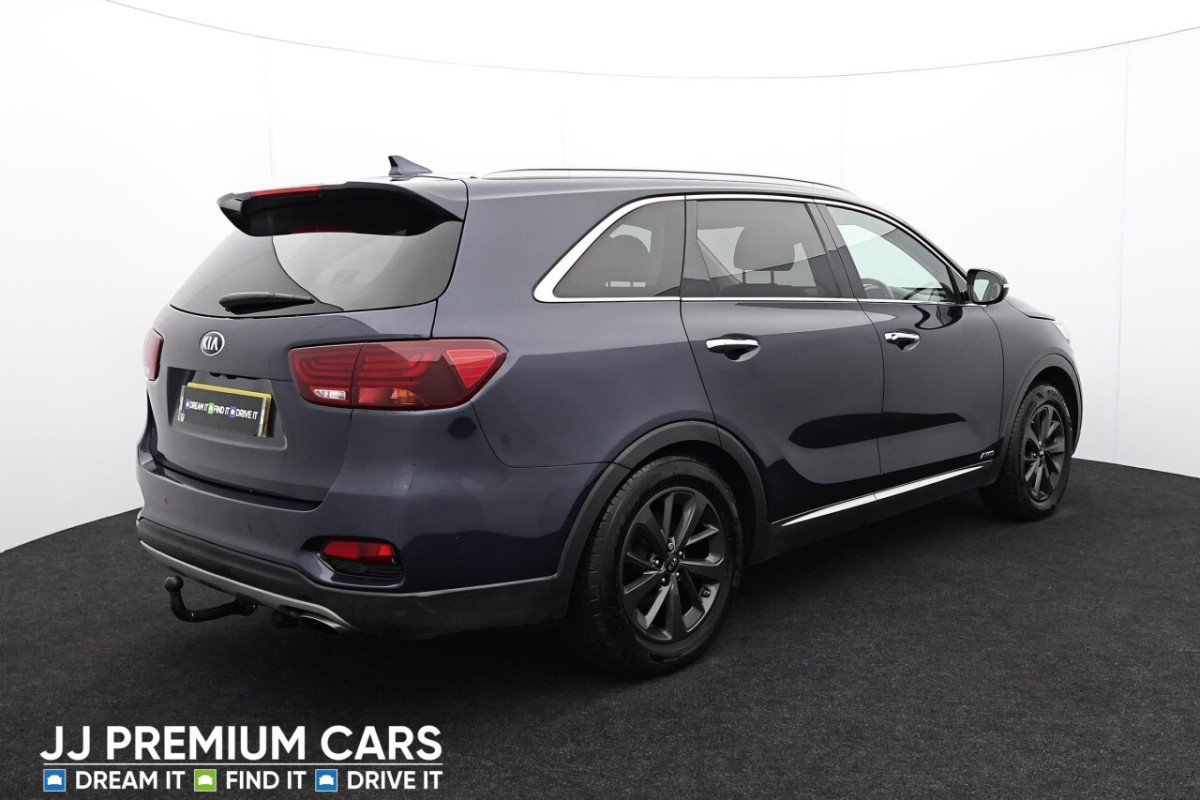 KIA SORENTO 2.2 CRDI KX-2 SUV 5DR DIESEL MANUAL AWD EURO 6 (S/S) (197 BHP) - 2019 - £15,500